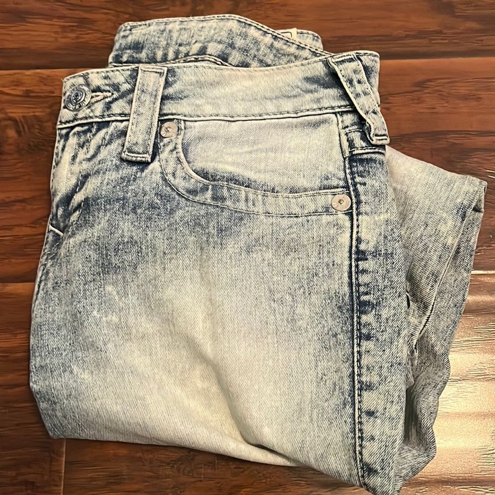 True Religion Blue Distressed Denim Rolled Capri Casual Modern Feminine Boho
